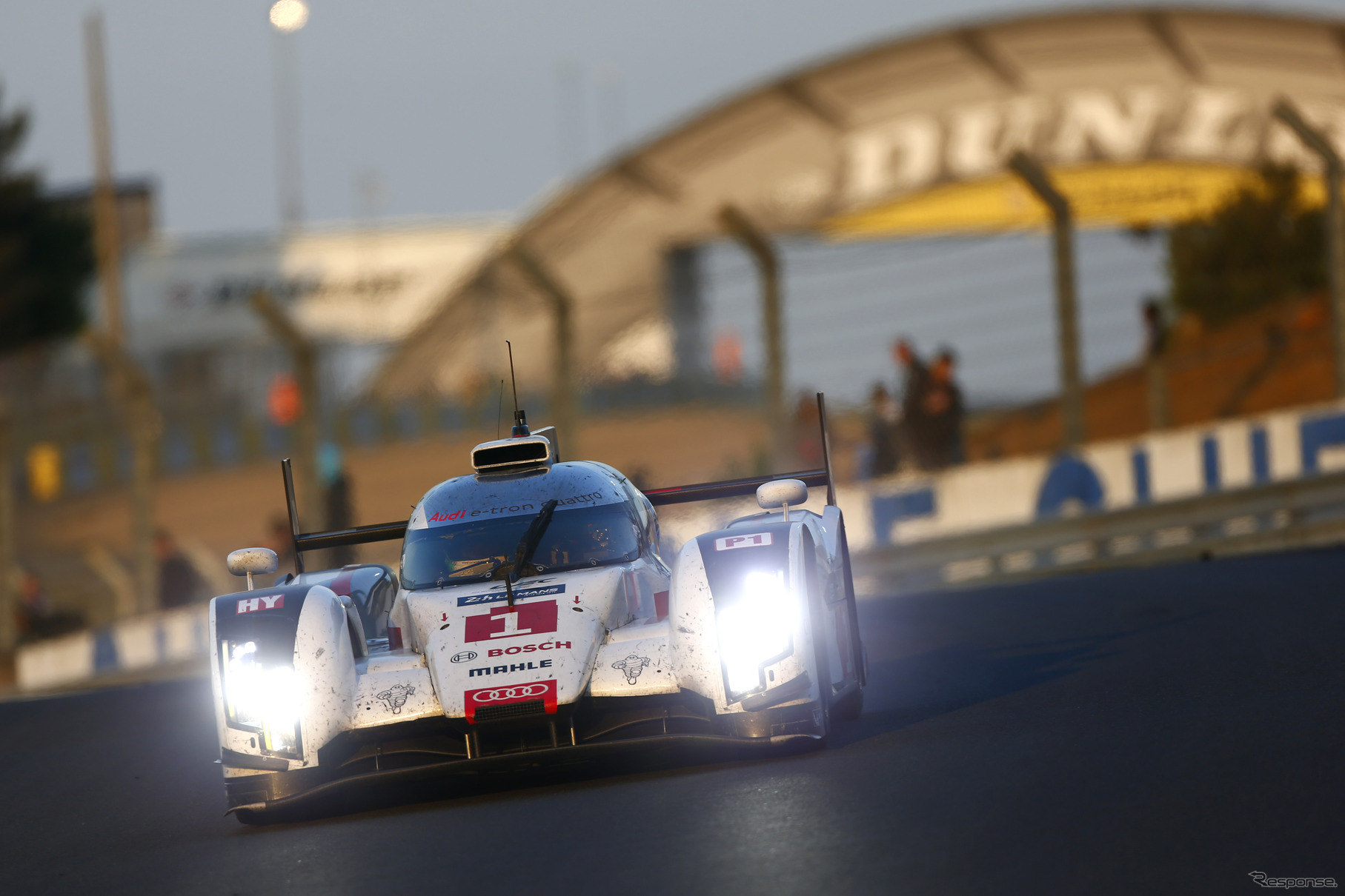 2位に浮上したアウディ R18 e-tronクワトロ1号車