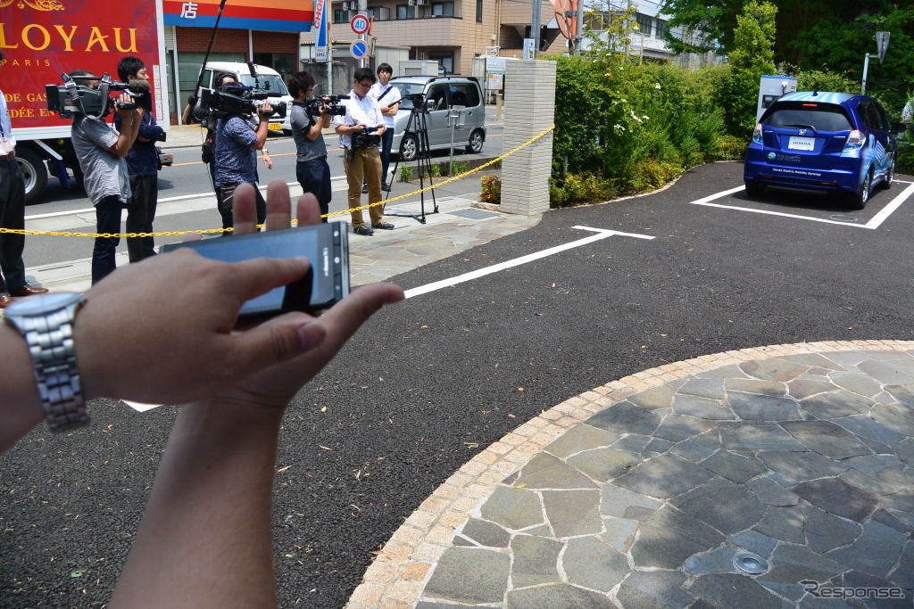 ホンダ 自動駐車、非接触充電 実証実験