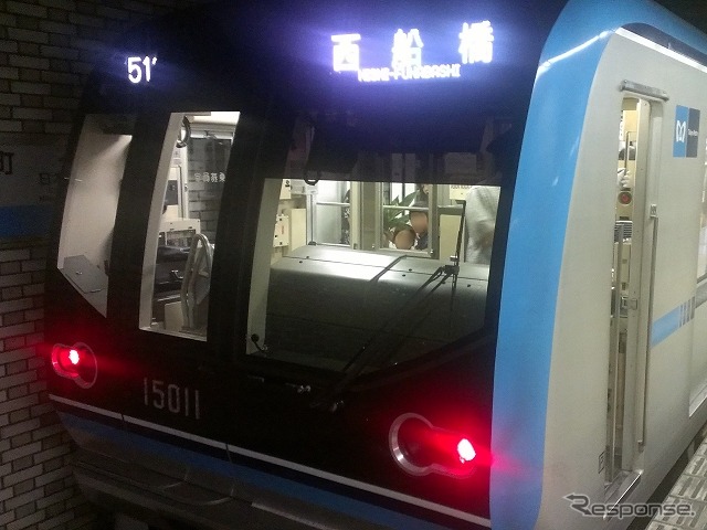 東京メトロは東西線妙典駅に、回生電力を駅施設に供給できる「駅補助電源装置」を導入した