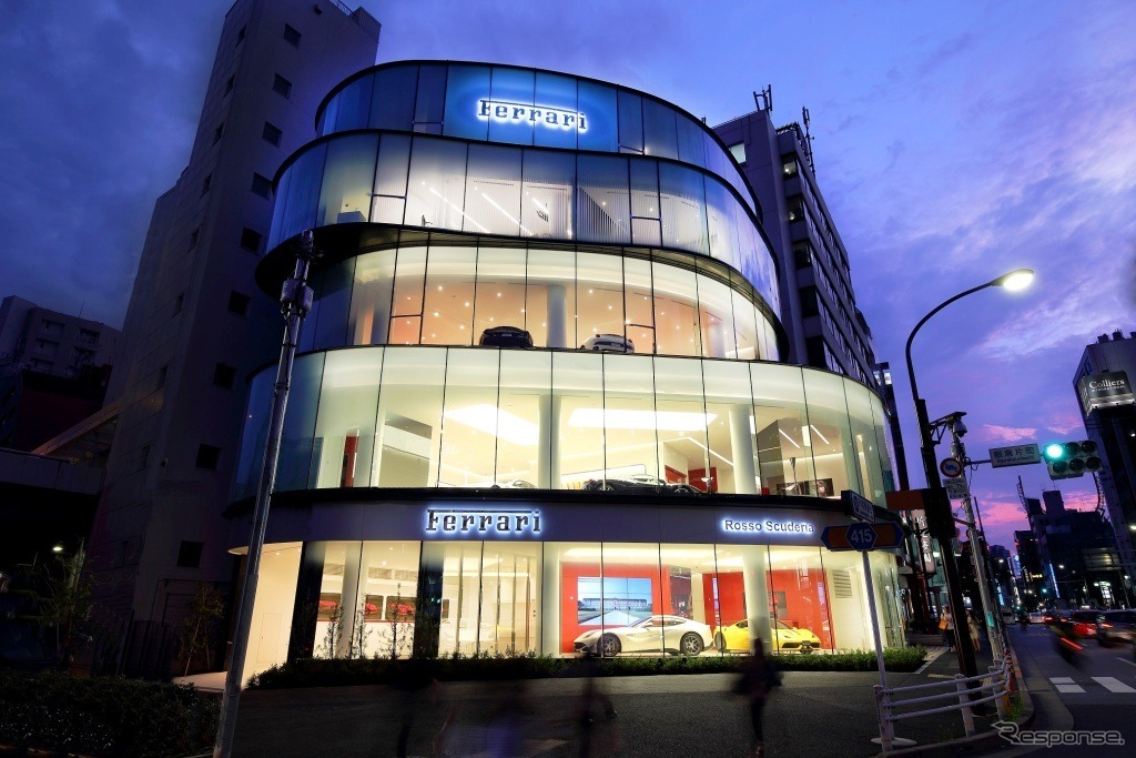 フェラーリの正規ディーラー、ROSSO SCUDERIAオープン