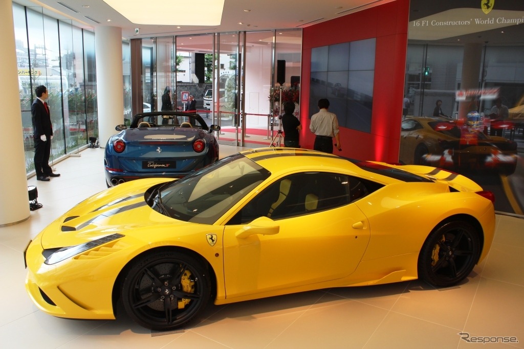 フェラーリの正規ディーラー、ROSSO SCUDERIAオープン