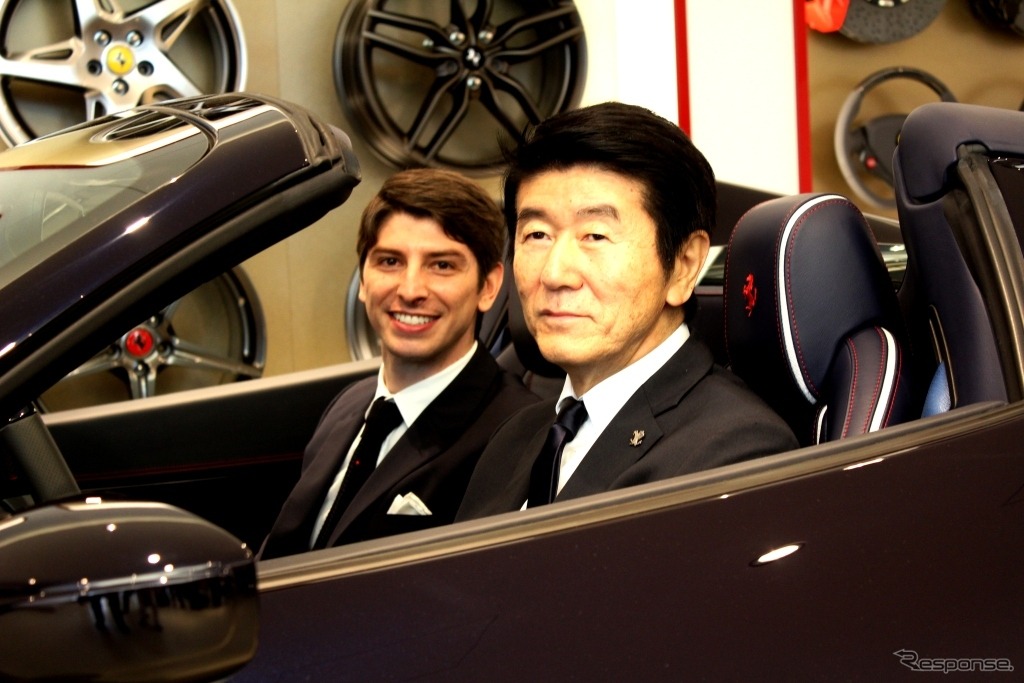 フェラーリ・ジャパン代表取締役社長のリノ・デパオリ氏（左）と、ロッソ・スクーデリア代表取締役社長の等々力好泰氏（右）