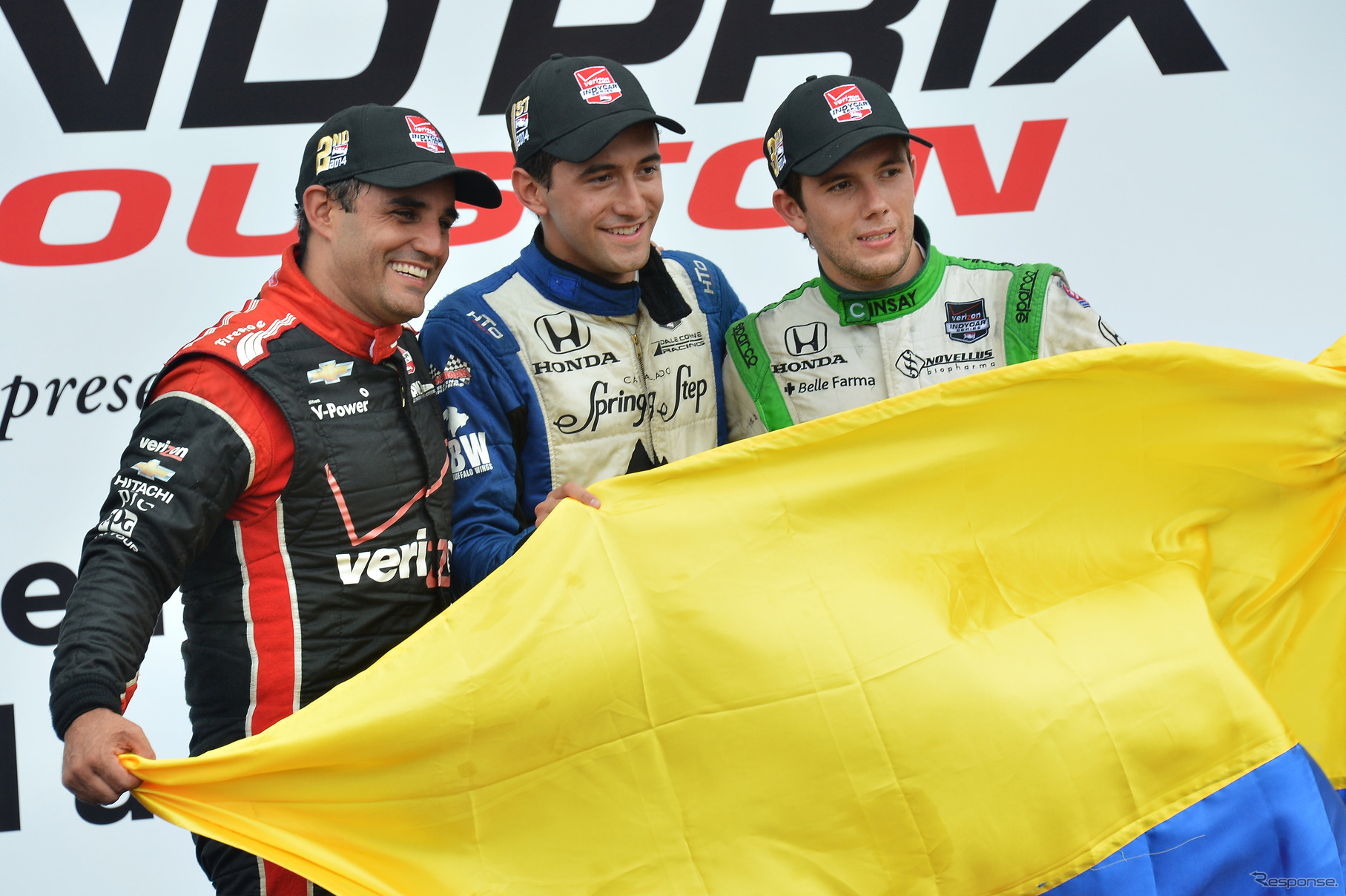 コロンビア勢が1-2-3独占。左から2位モントーヤ、優勝ウエルタス、3位ムニョス。写真：INDYCAR