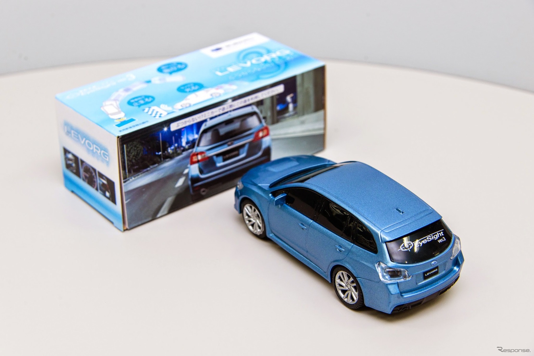 スバル レヴォーグ ぶつからない!?　ミニカー