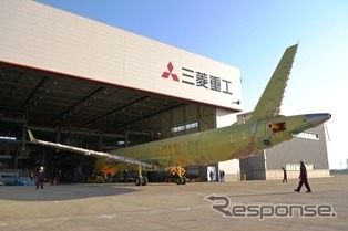 MRJ、静強度試験機を技術試験場へ移動