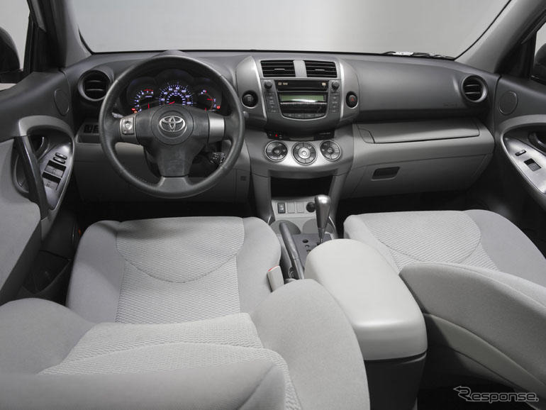 トヨタ RAV4 新型北米バージョンは3列シートも