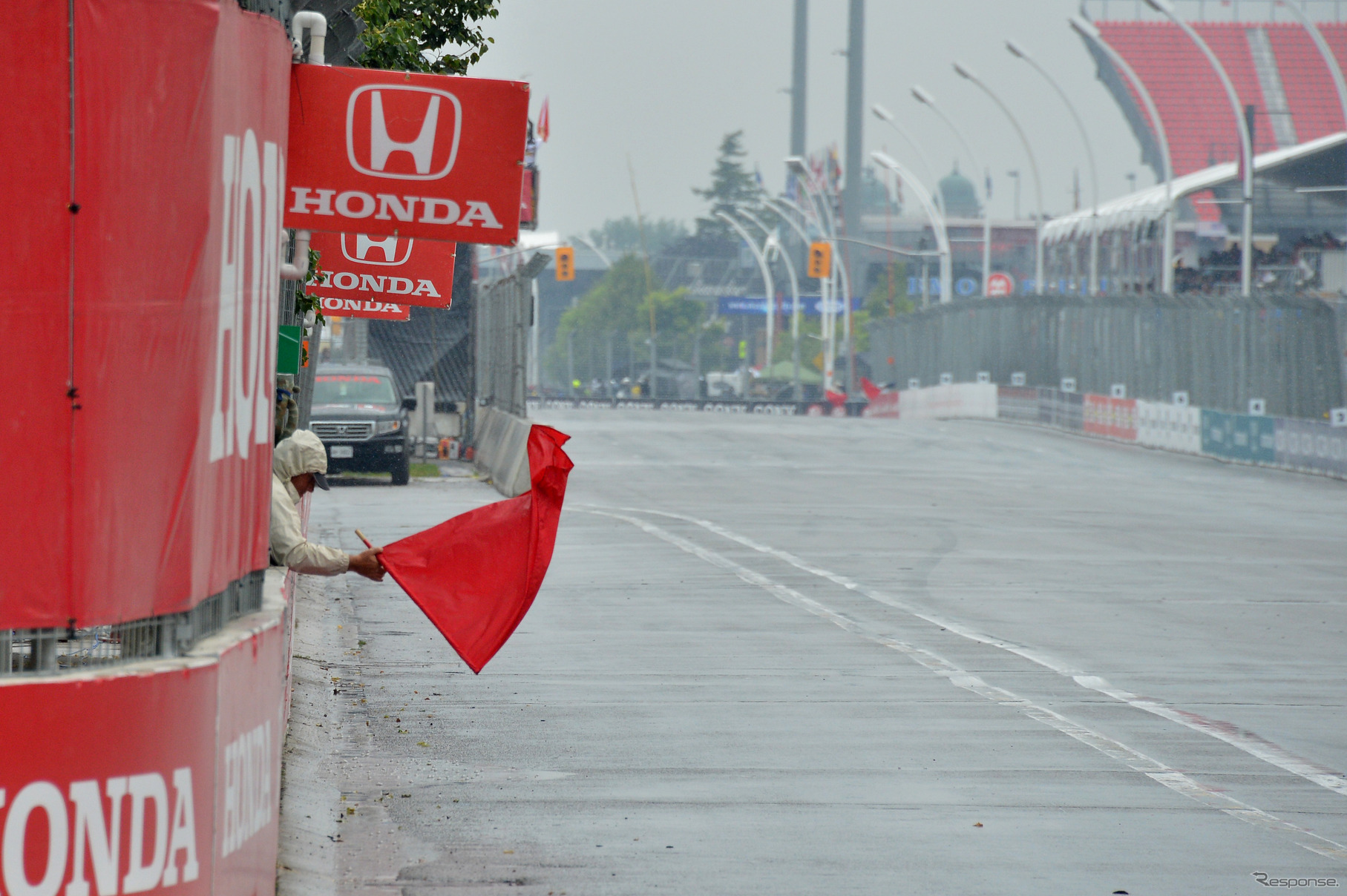 第13戦決勝は取りやめ、翌日に延期された。写真：INDYCAR