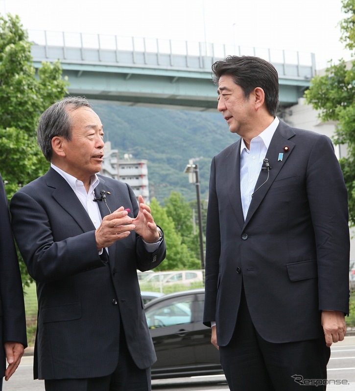 安倍首相とトヨタ自動車内山田会長