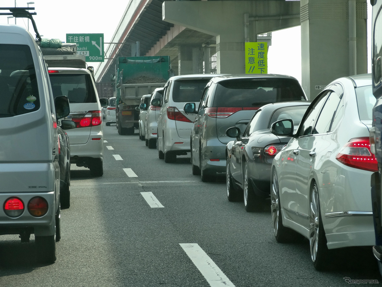 Uターンラッシュ渋滞がはじまっている。15日、首都圏近くの主要高速道路では20kmを越える渋滞が目立ちはじめた。