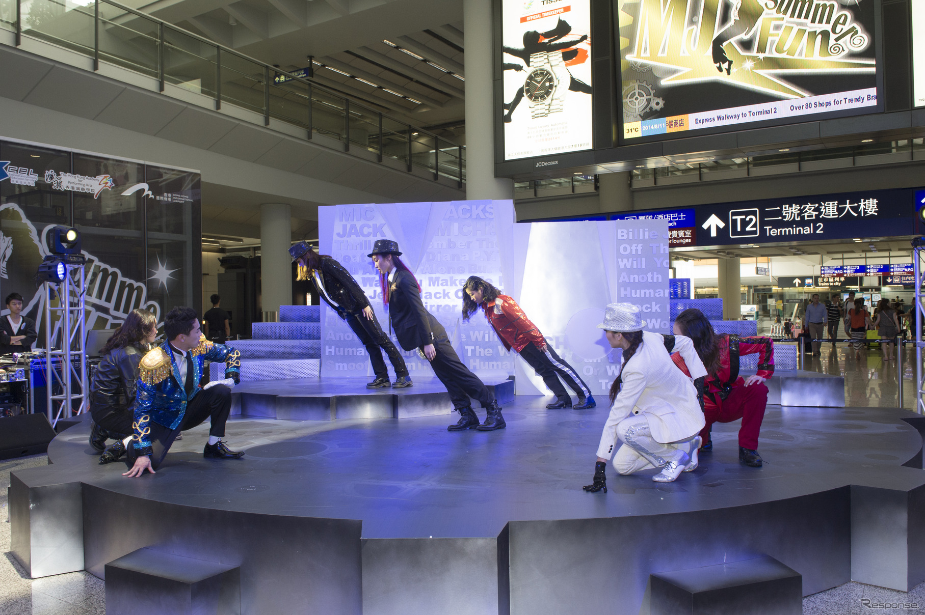 香港国際空港ターミナル内でのパフォーマンス2
