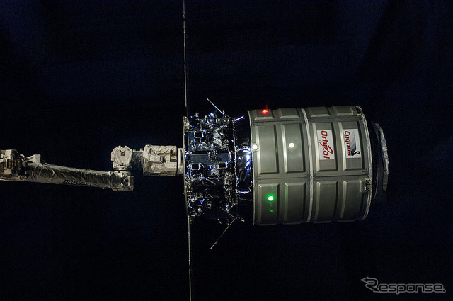 ハーモニーから取り外されたシグナス補給船運用2号機（出典：JAXA／NASA）