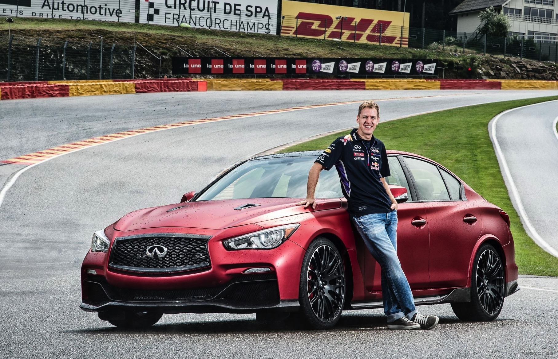 ベルギーのスパ・フランコルシャンに到着したインフィニティ Q50 オールージュ