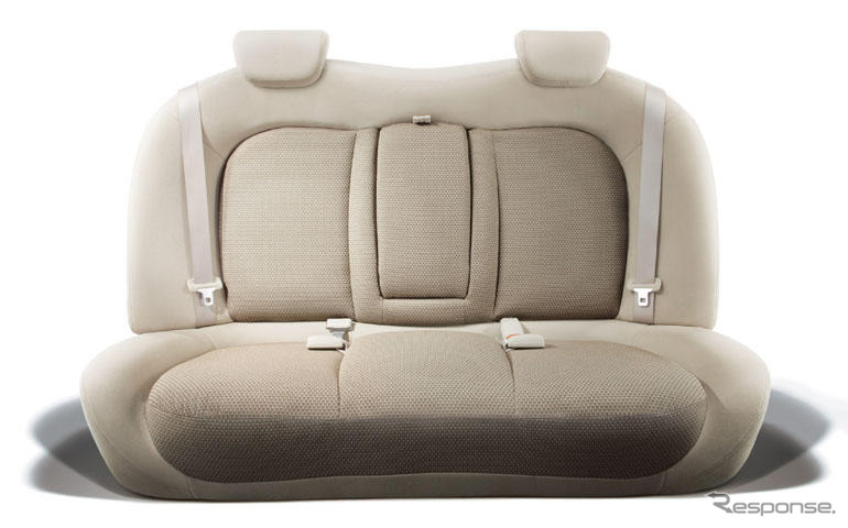 【日産 ブルーバード シルフィ 新型発表】優しい貝殻シート