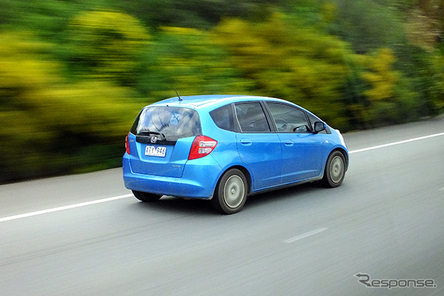 HONDA Fit（Jazz）runs in the freeway of Melbourne （image）