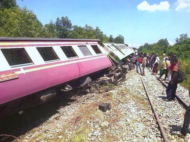 タイ国鉄、南部で脱線　職員２人けが