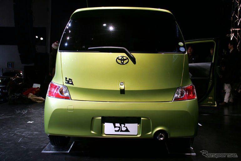 【トヨタ bB 新型発表】テンションの高いデザイン、何でもアリ?