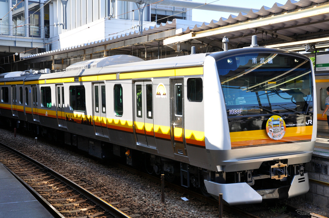 JR南武線で10月4日から営業運転を開始するE233系8000番台の先頭車（クハE233-8001）