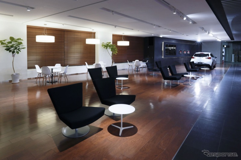 マツダ・本社ロビー