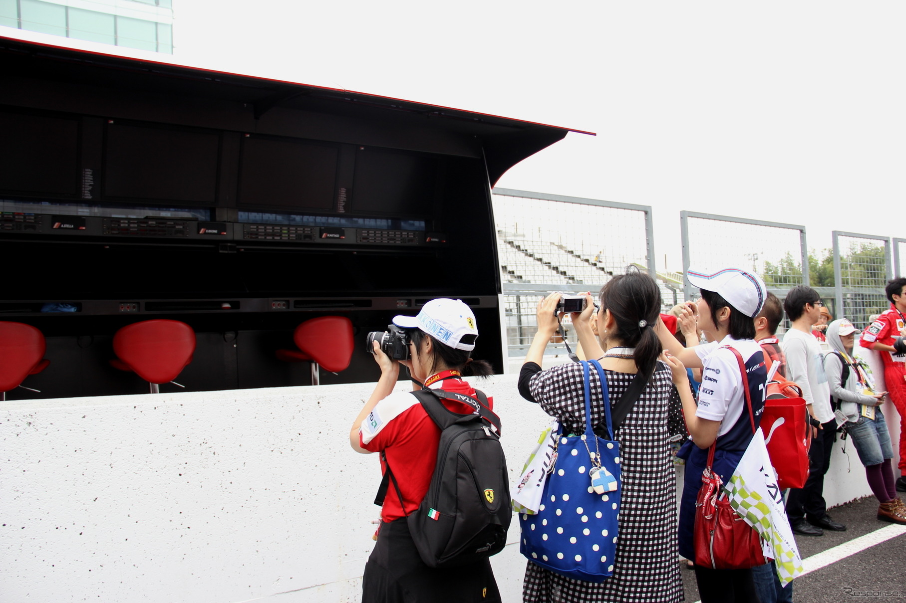 F1日本GP（木）ファンイベント：ピットウォークの様子