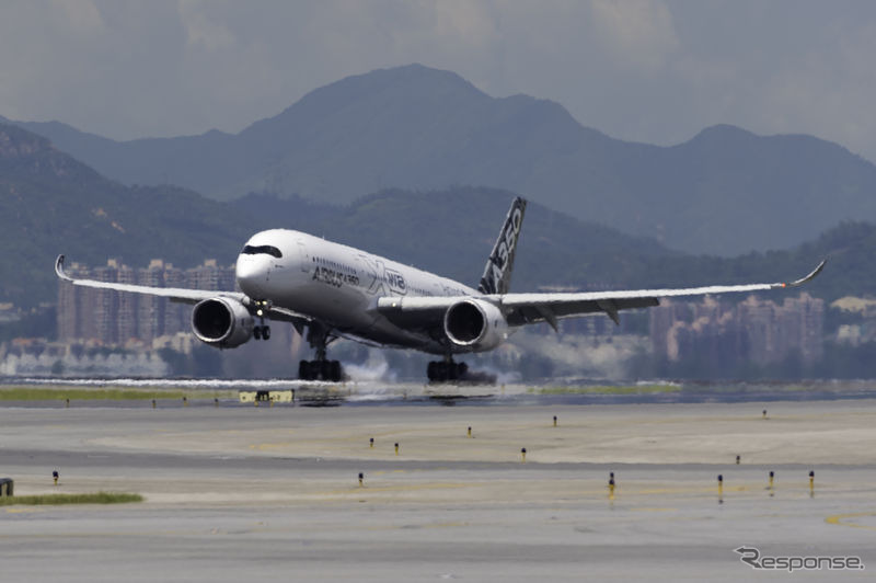 エアバス、最終飛行テストで香港国際空港に着陸