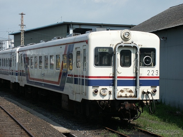 羽幌炭鉱鉄道から譲り受けたキハ22形3両のうちキハ221・223は既に廃車となっている。写真は2009年に引退したキハ223（2005年撮影）。