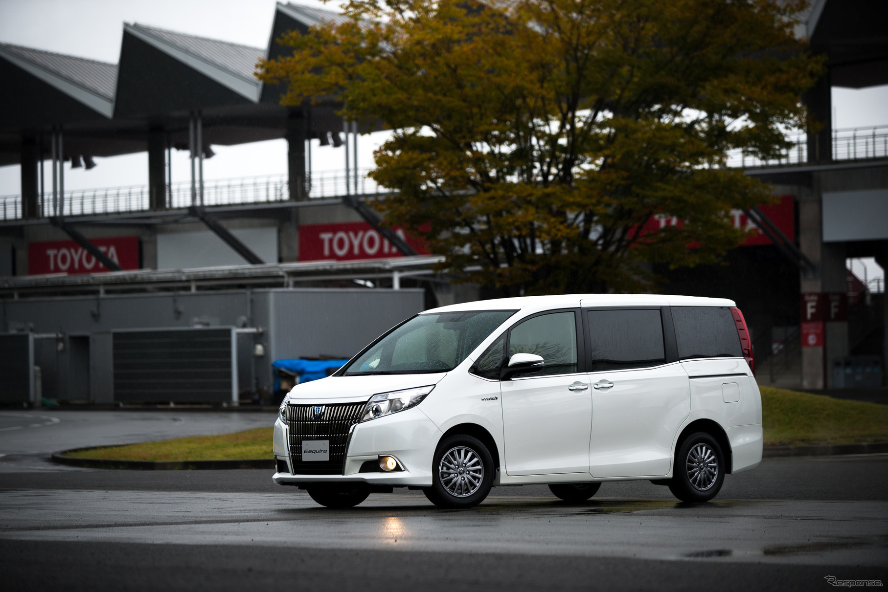 トヨタ エスクァイア ハイブリッド