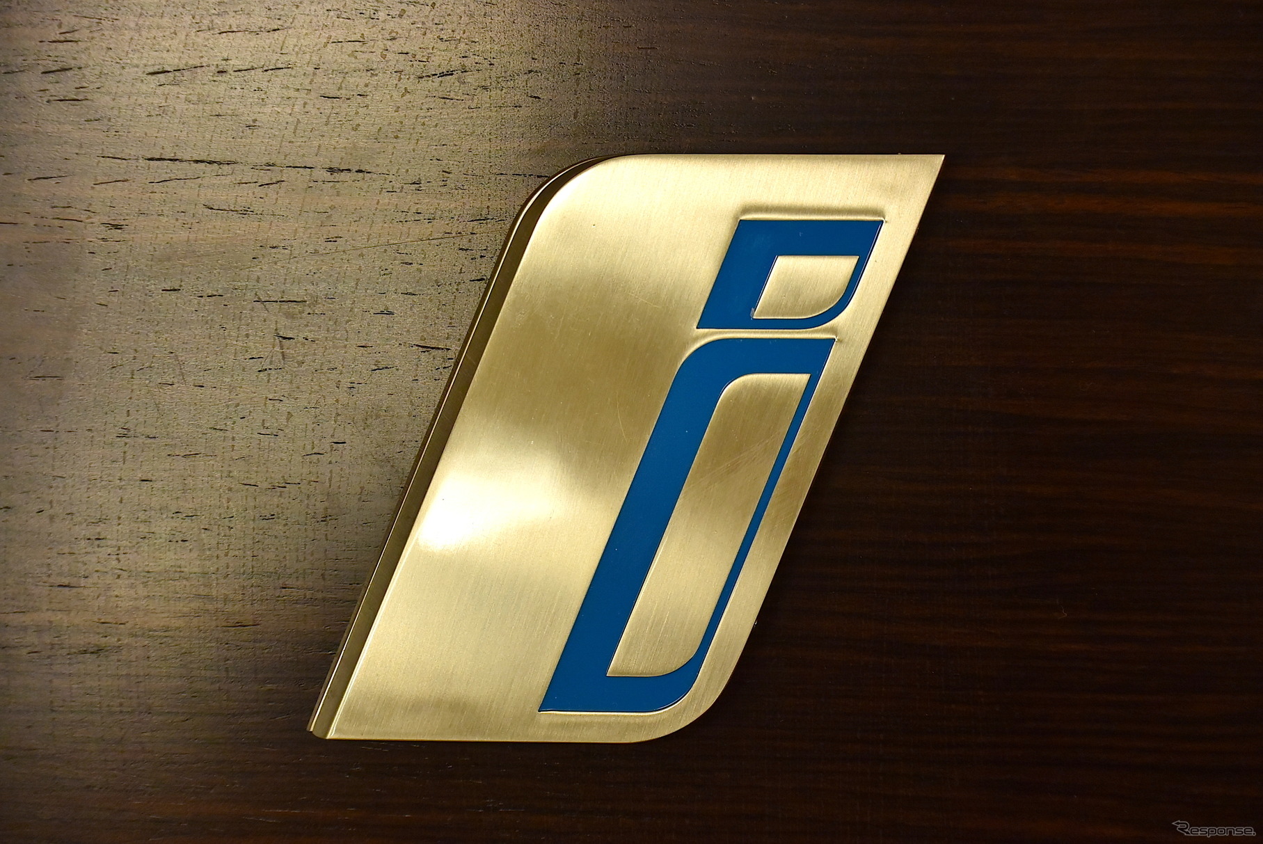 （2）BMW i ソーラーチャージャー