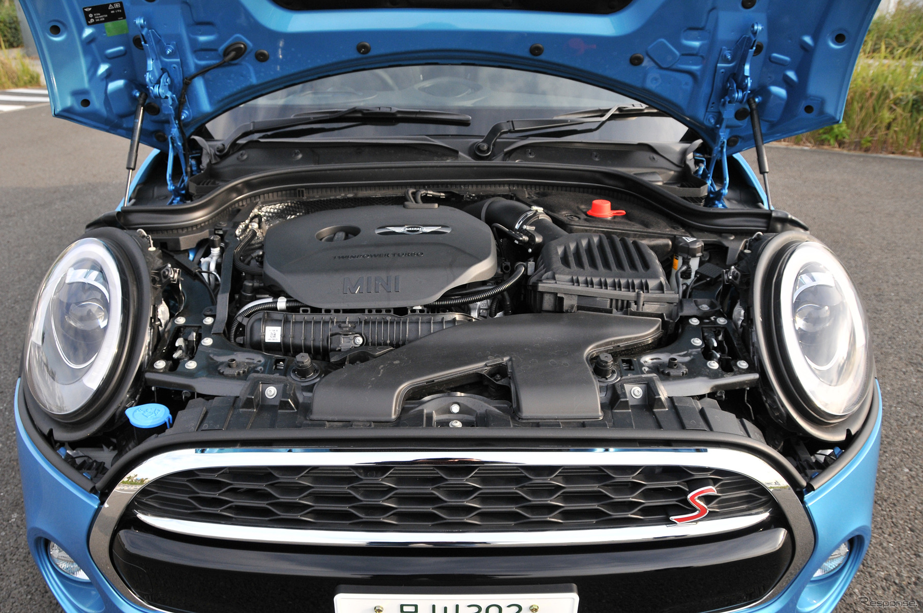 【MINI クーパーS 5ドア 試乗】使いやすいパッケージングとピーキーなハンドリング…諸星陽一