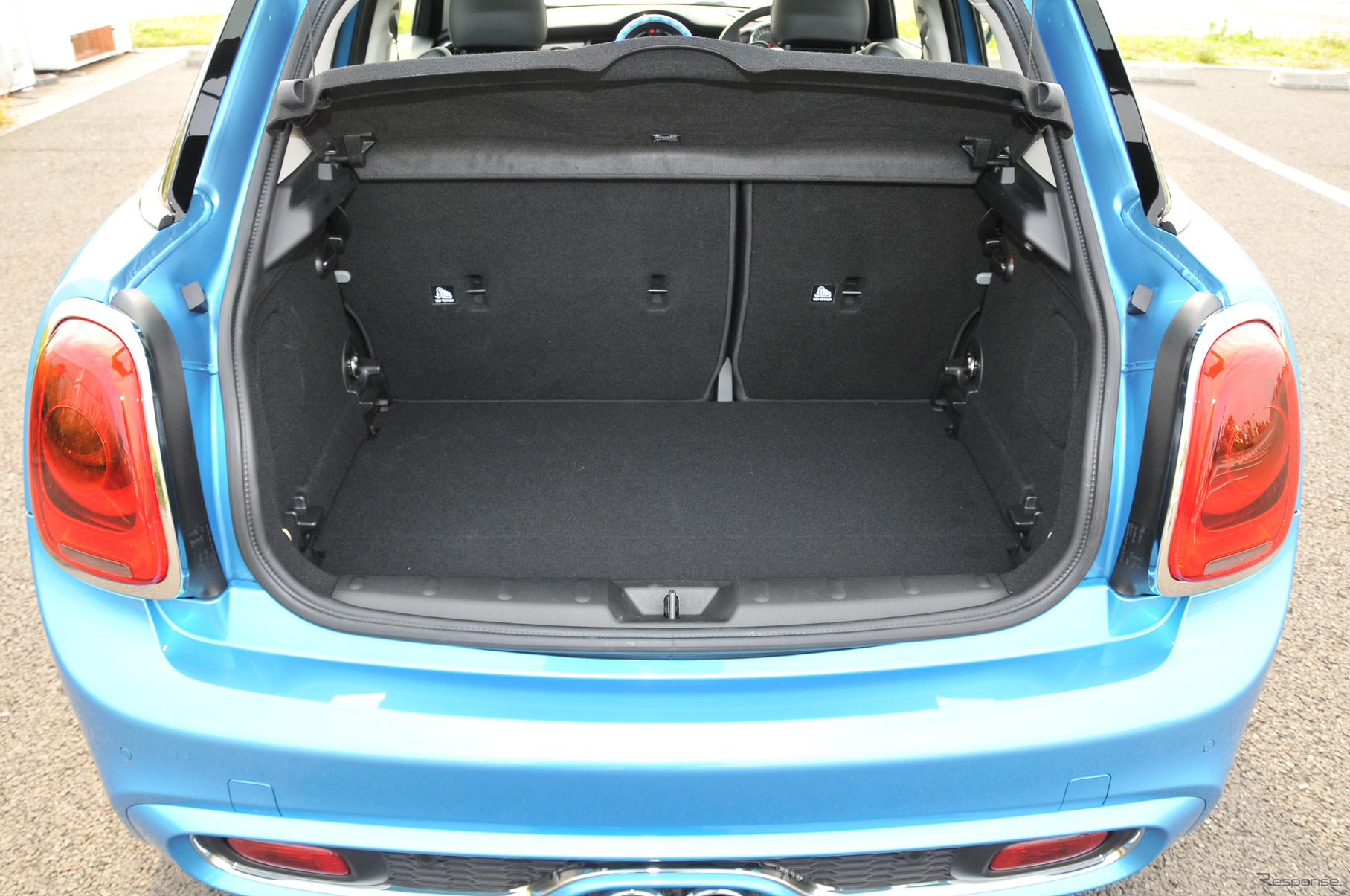 【MINI クーパーS 5ドア 試乗】使いやすいパッケージングとピーキーなハンドリング…諸星陽一