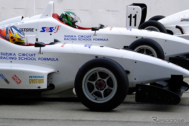 ホンダの2Lエンジンを積むスクール用オリジナル・フォーミュラカー（国際レーシングコース仕様）