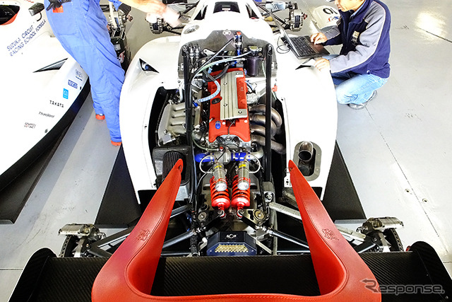 ホンダの2Lエンジンを積むスクール用オリジナル・フォーミュラカー（国際レーシングコース仕様）