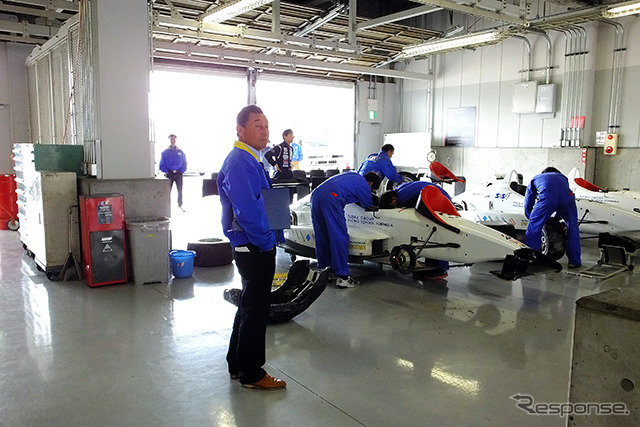 鈴鹿サーキットレーシングスクールフォーミュラの校長を務める中嶋悟氏