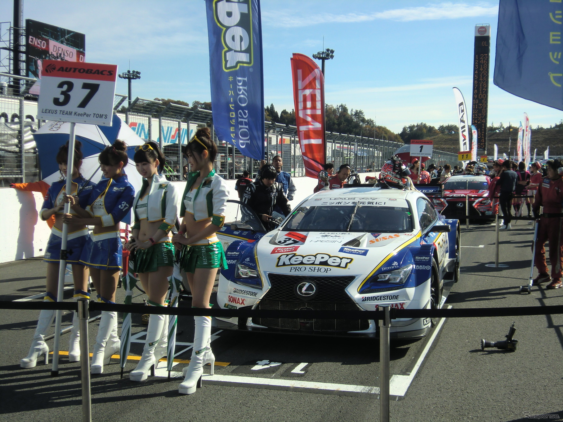 #37 レクサス RC Fは13番グリッド発進から2位まで巻き返す（グリッド上の表示は14だが、ここは今回のレースの13番グリッド）。