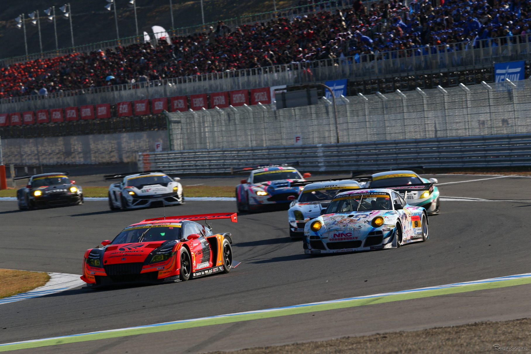 多彩な車種によるバトルで沸くGT300戦線。
