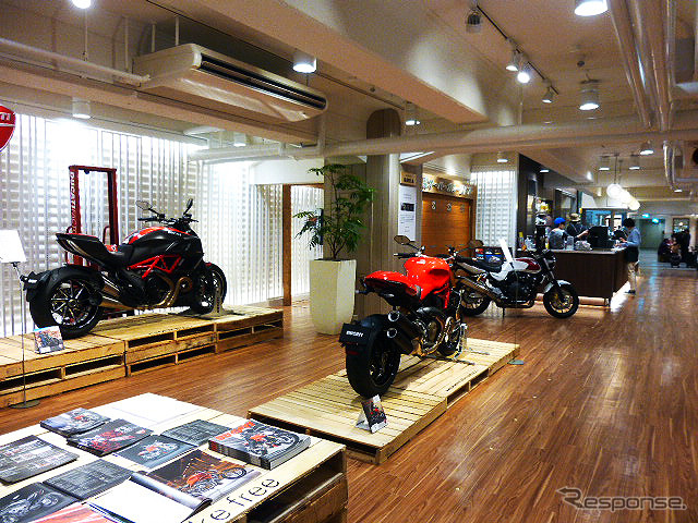 日本橋三越本店の期間限定イベント「もう一度オートバイ！　バイクライフのススメ」（11月19日～12月2日）