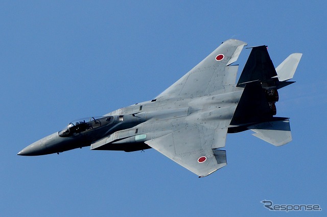 パワーのあるF-15の機動飛行は迫力満点。