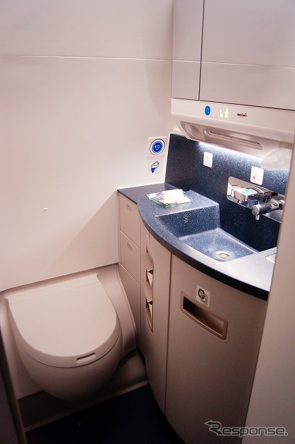 トイレは既存機と大差ない。