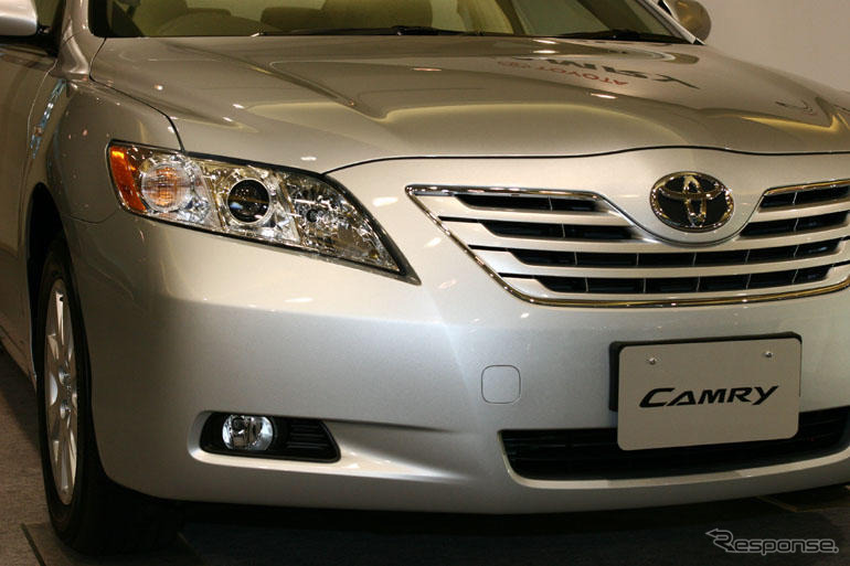 【トヨタ カムリ 新型発表】エクステリアはダイナミックな塊感