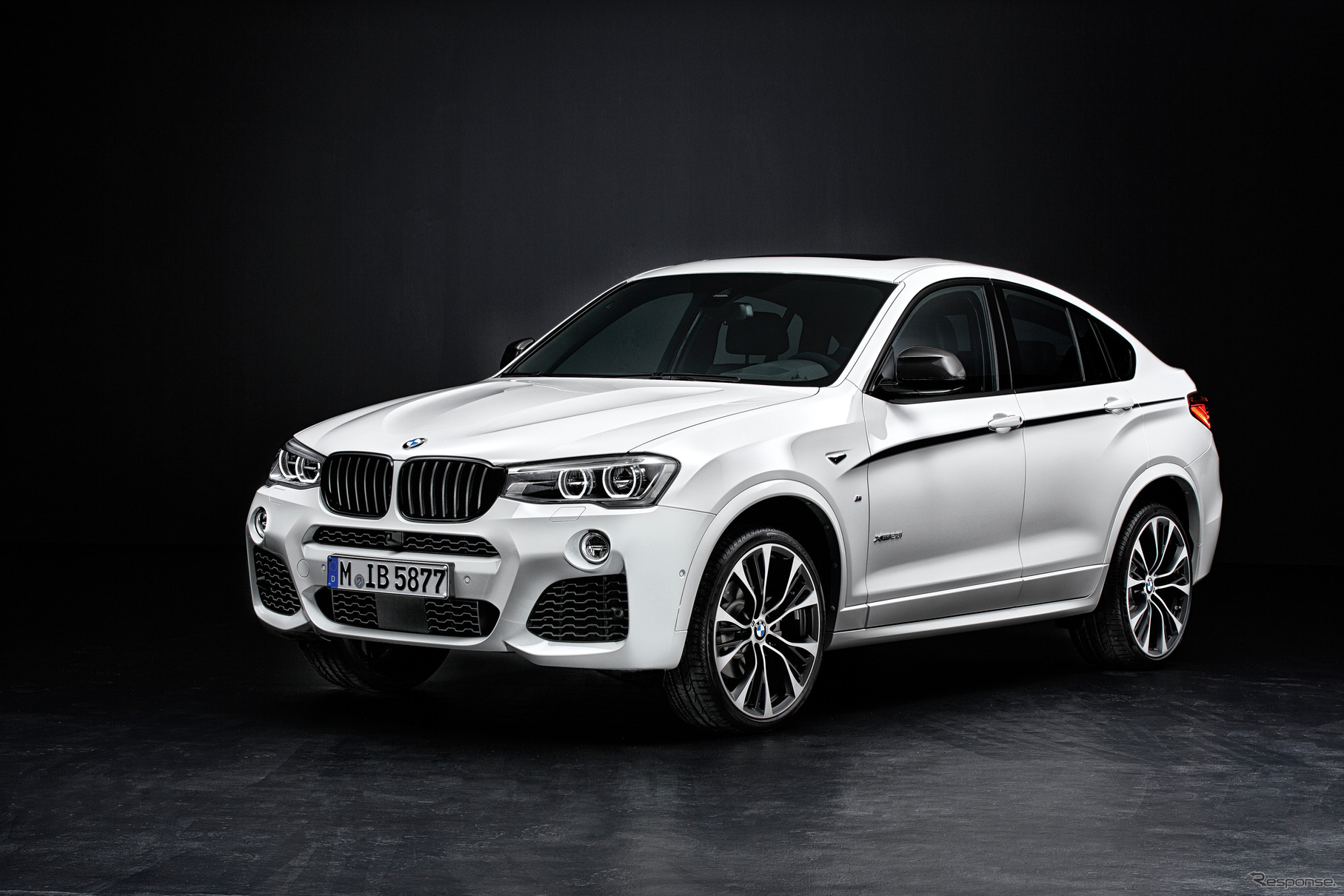 BMW X4 のMパフォーマンスパーツ装着車