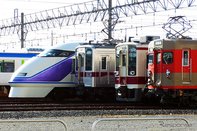 イベントで並んだ東武の車両たち。左から200系、10000系、6050系、8000系（8111）