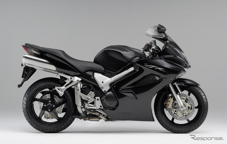 ホンダ、VFR にABSを標準装備して発売