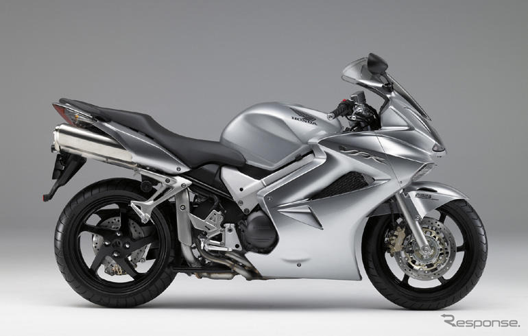 ホンダ、VFR にABSを標準装備して発売