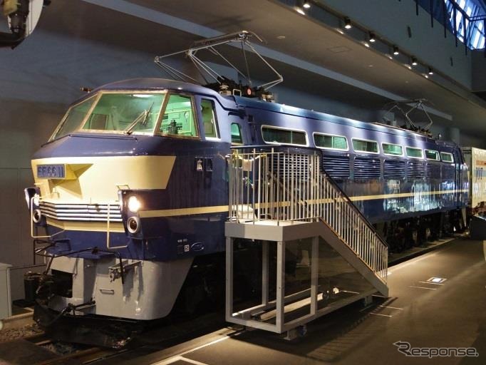 鉄道博物館で展示保存されているEF66形電気機関車の11号機。3月23日まで運転室を公開する。