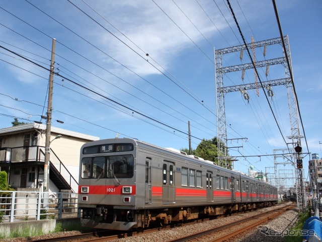 一畑電車が東急から購入した1000系は、現在も東急の池上線などで運用されている。写真は池上線を走る1000系。