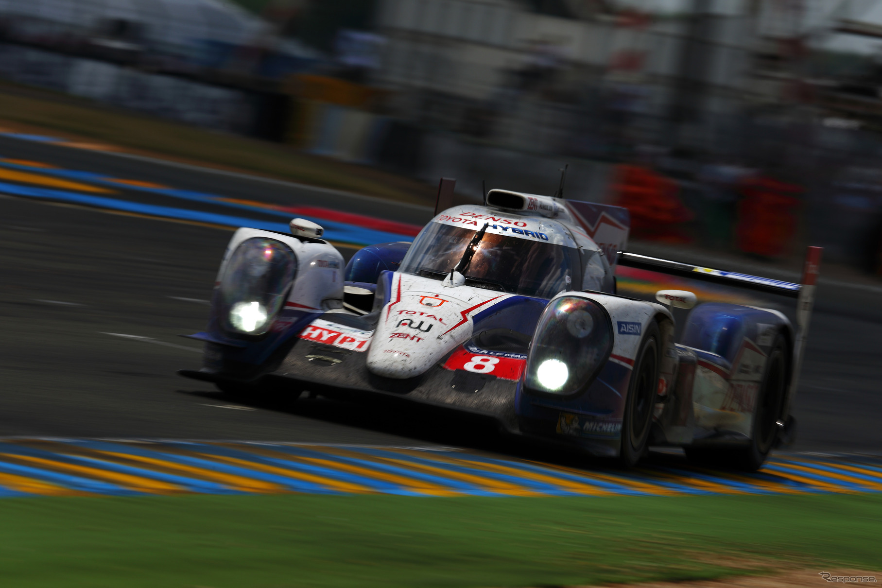 トヨタTS040 HYBRID