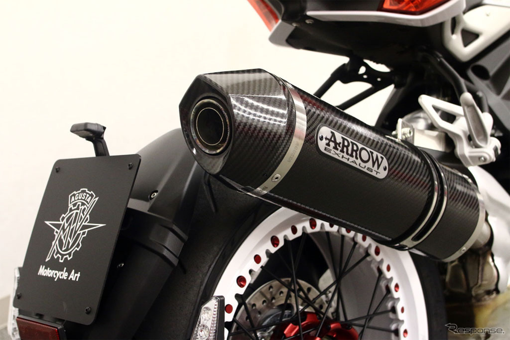 ARROW製エキゾーストサイレンサー