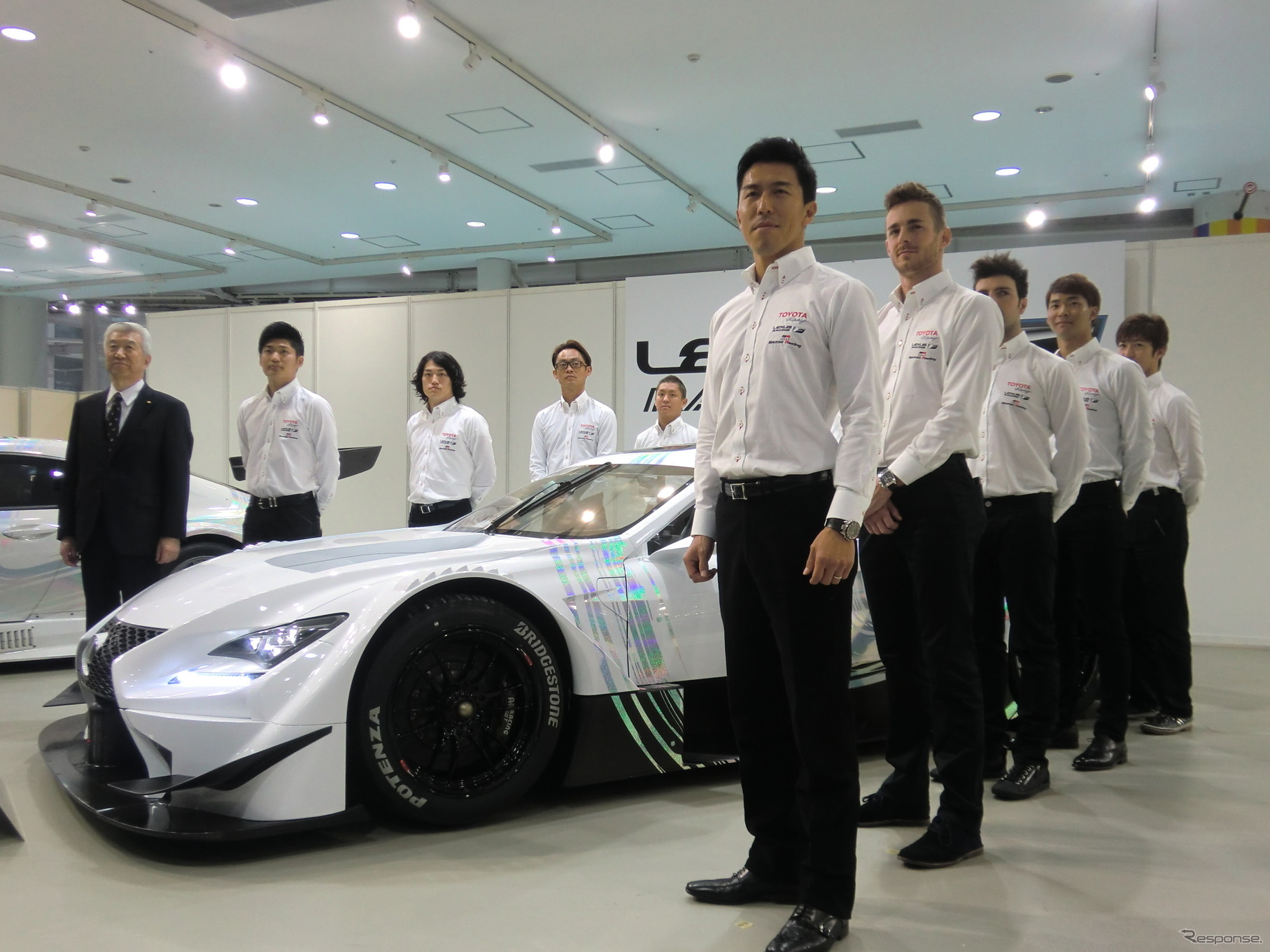 レクサスの今季GT500ドライバーたち。右最前列は伊藤大輔。