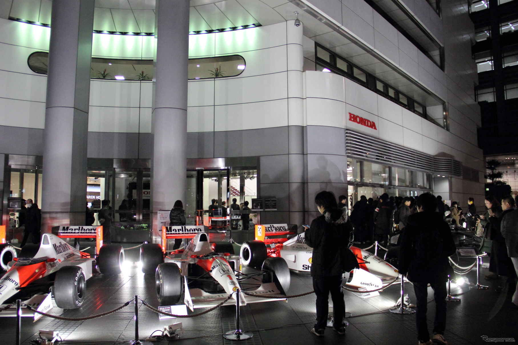 ホンダF1参戦記者会見が行なわれた青山本社に8台のF1マシンが集結