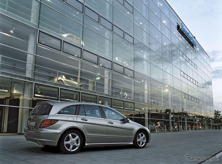 メルセデスベンツの新型ミニバン、Rクラス の見積り