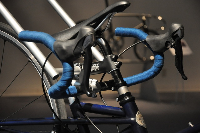 自転車と身体がデザインテーマ「FUKAMI」